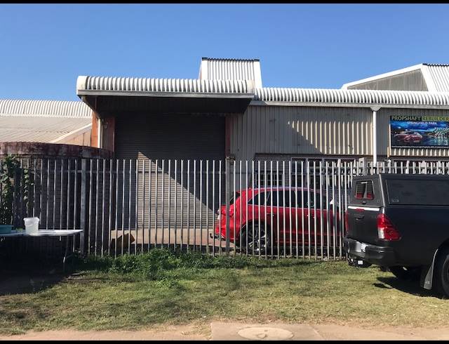 296M² WAREHOUSE RENTED IN SPRINGFIELD PARK